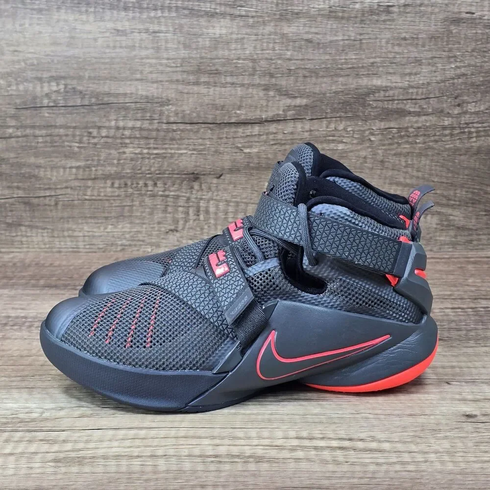 Nike Lebron Soldier IX 9 GS Kids Size 4Y Gray Hot Lava Sneakers 776471-002 NEW